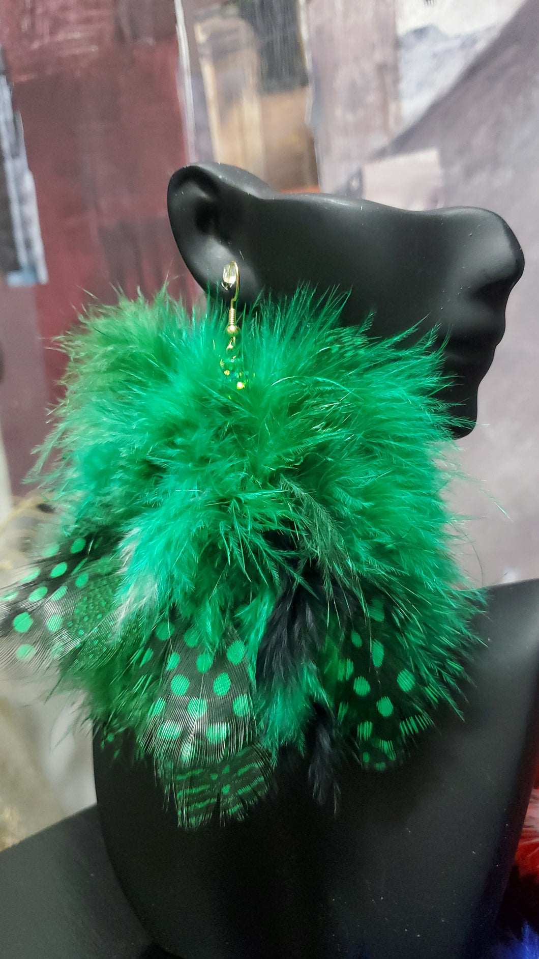 FEATHER EARRINGS - EMERALD